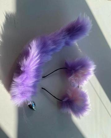 Bunny tail met oren beschikbaar voor biedingen