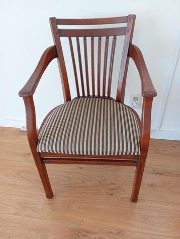 stoelen beschikbaar voor biedingen