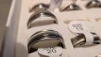RVS ringen in display doosje., IJzer of Staal, 19 tot 20, Nieuw, Ophalen of Verzenden