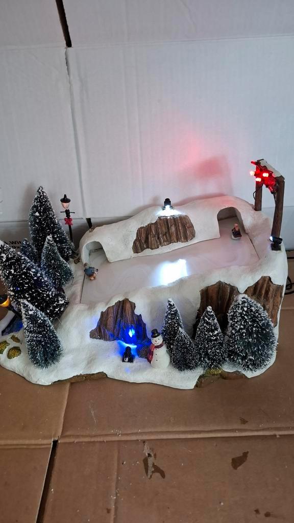 Luville schneewald Kerstdorp slee schans skibaan, Diversen, Kerst, Ophalen of Verzenden