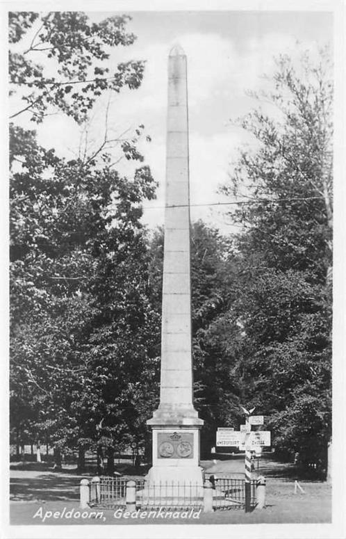 (300-029-007) Apeldoorn Gedenknaald, Verzamelen, Ansichtkaarten | Nederland, Gelderland, Verzenden