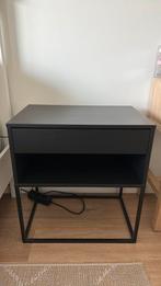 Ikea VIKHAMMER nachtkastje, Huis en Inrichting, Slaapkamer | Nachtkastjes, Ophalen of Verzenden, Zo goed als nieuw, Minder dan 45 cm