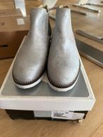 Nieuw in doos zilver kleur, Overige kleuren, Nieuw, Ophalen of Verzenden, Sneakers of Gympen