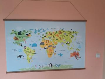 Canvas wereldkaart met dieren voor in de kinderkamer 150x96 beschikbaar voor biedingen