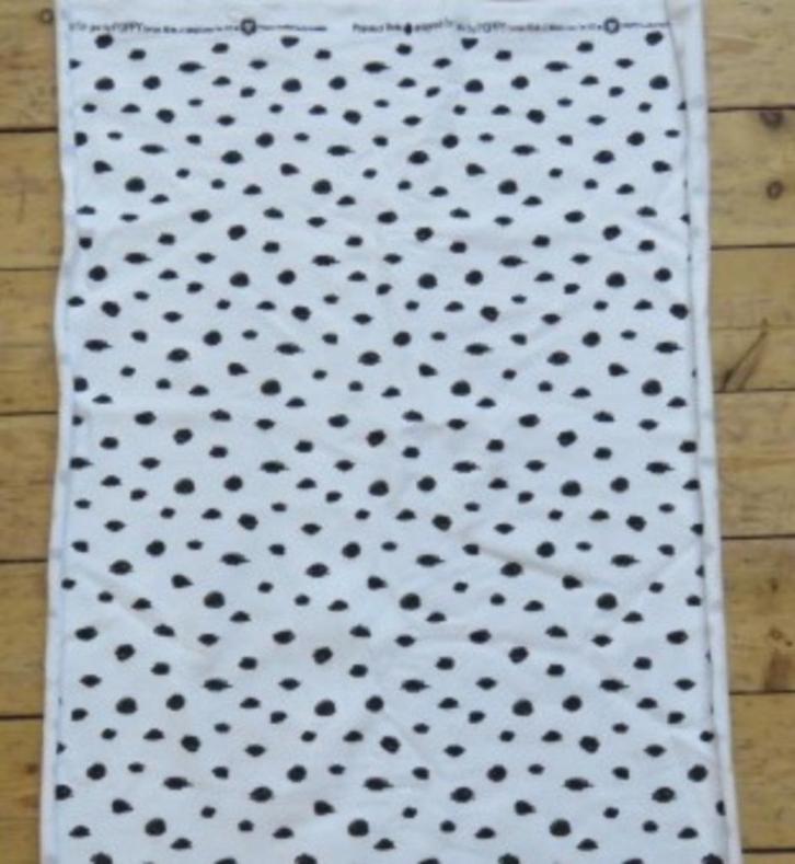 Nieuw lapje tricot wit met zwarte stippen Poppy fabrics, Hobby en Vrije tijd, Stoffen en Lappen, Nieuw, Katoen, 30 tot 120 cm