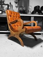 Vintage Chesterfield fauteuil, Huis en Inrichting, Fauteuils, Ophalen, Gebruikt, Minder dan 75 cm, Hout