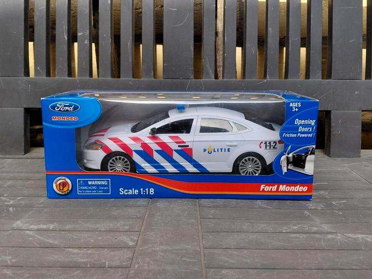 Ford Mondeo mk4 sedan 2007-2014 politie NL 1/18 Powco, Hobby en Vrije tijd, Modelauto's | 1:18, Nieuw, Auto, Overige merken, Ophalen of Verzenden