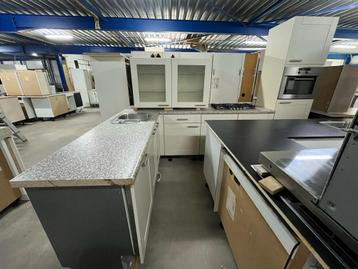Complete keuken Compleet met APP 120Keukens op voorraad 2689 beschikbaar voor biedingen