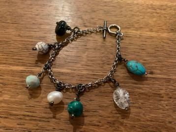 Handgemaakte armband met verschillende mooie edelstenen beschikbaar voor biedingen