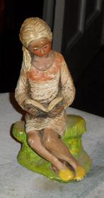 Stenen beeldje van een lezend meisje, Ophalen, Zo goed als nieuw, Mens