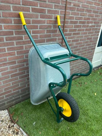 Kruiwagen te koop beschikbaar voor biedingen