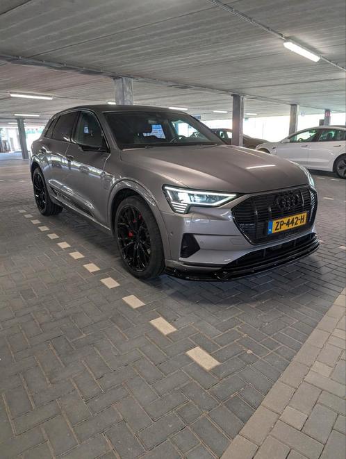 Audi e-tron 55 Quattro 408pk 2019 Grijs Matrix led,softclose, Auto's, Audi, Particulier, e-tron, 360° camera, 4x4, ABS, Achteruitrijcamera