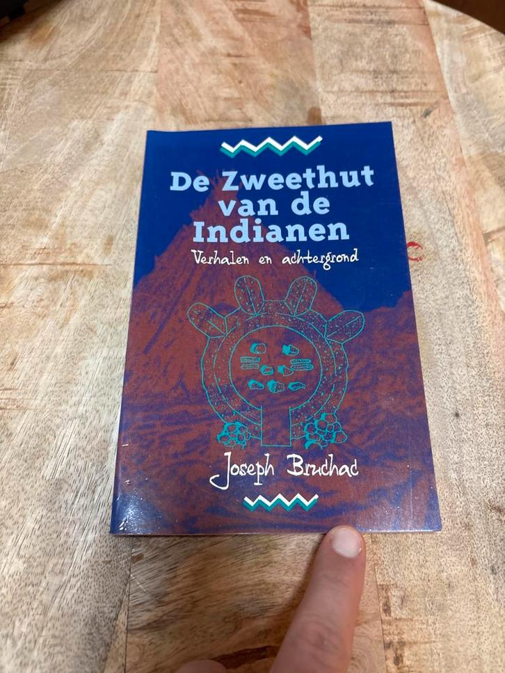 De Zweethut van de Indianen - Joseph Bruchac, Boeken, Godsdienst en Theologie, Gelezen, Overige religies, Ophalen of Verzenden