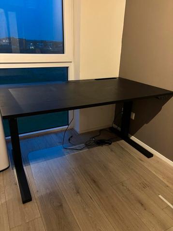 IKEA Hoog/Laag Bureau - Zo Goed Als Nieuw beschikbaar voor biedingen