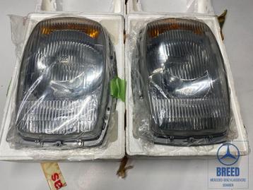 NOS koplamp Hella H4 L+R voor Mercedes-Benz W114 W115 /8 beschikbaar voor biedingen