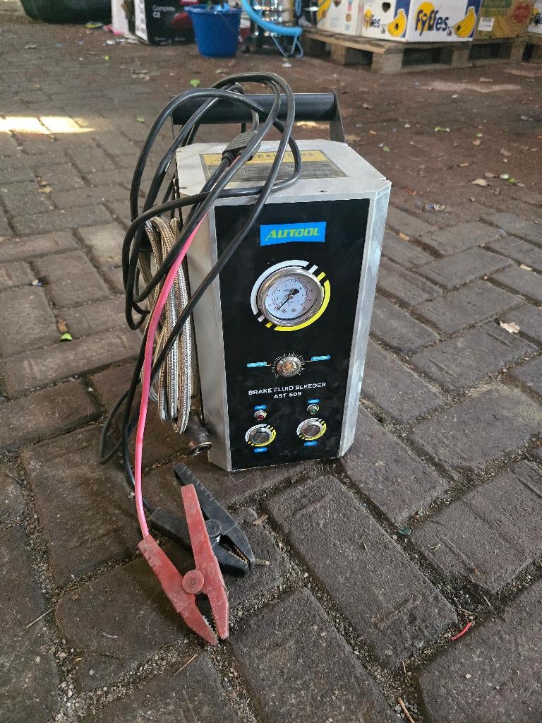 Remvloeistof service apparaat, Ophalen, Gebruikt