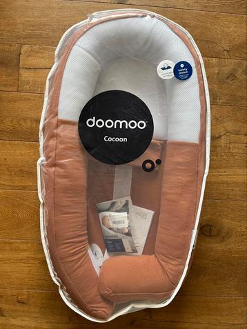 Doomoo cocoon babynestje terracotta beschikbaar voor biedingen