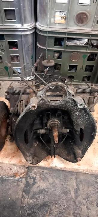 2cv versnellingsbakken  beschikbaar voor biedingen