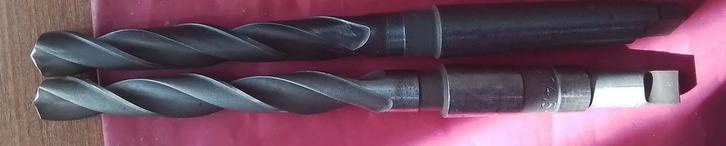 TAPSE RUIMER
DIK: 20 MM.
TOTALE LENGTE: 290 MM.
GEDEELTE RUI, Doe-het-zelf en Verbouw, Gereedschap | Freesmachines, Zo goed als nieuw
