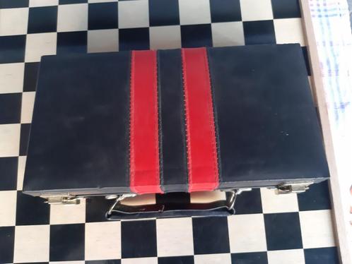 Schaakstukken, Dammen en backgammon, reiskoffertje, magnetis, Hobby en Vrije tijd, Gezelschapsspellen | Bordspellen, Zo goed als nieuw