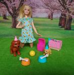 BA61 Barbie viert feest met haar hondjes, Ophalen of Verzenden, Gebruikt, Overige typen