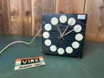 Vintage jaren 70 elektrische tafel klok, space age, ?, Zo goed als nieuw, Staande klok, Analoog