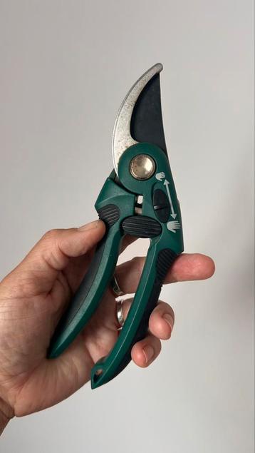 Snoeischaar green, adjustable beschikbaar voor biedingen