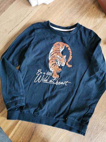Zwart t-shirt lange mouw mt134/140 beschikbaar voor biedingen