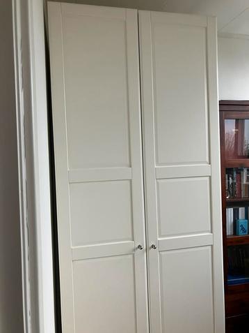 Mooie hoge ikea kast