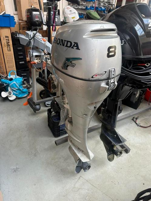 Honda 8  pk 4 takt langstaart .Handstart. Afstandsbediening, Watersport en Boten, Buiten- en Binnenboordmotoren, Gebruikt, Benzine