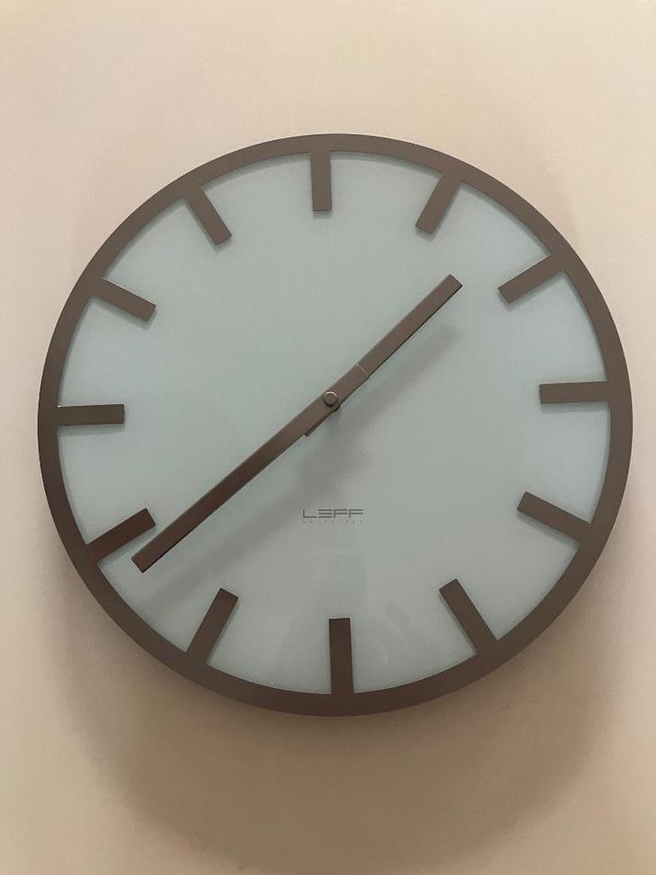 Leff Amsterdam wandklok, Huis en Inrichting, Woonaccessoires | Klokken, Gebruikt, Wandklok, Analoog, Ophalen of Verzenden