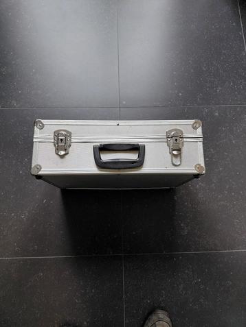 Aluminium koffer H 15 L 46 B 33 beschikbaar voor biedingen