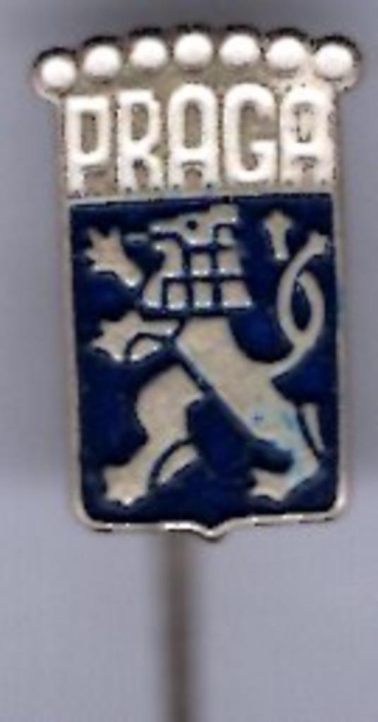 PRAGA blauw op zilverkleurig auto speldje ( C_163a ), Verzamelen, Speldjes, Pins en Buttons, Zo goed als nieuw, Speldje of Pin