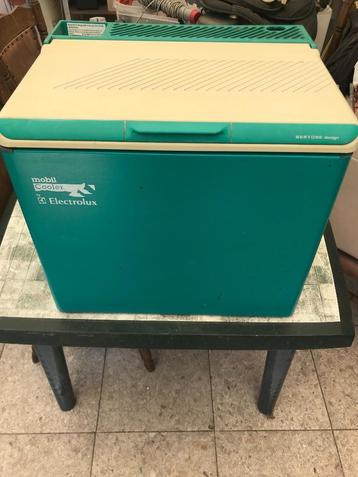 koelbox 220 volt - 12 volt - gas beschikbaar voor biedingen