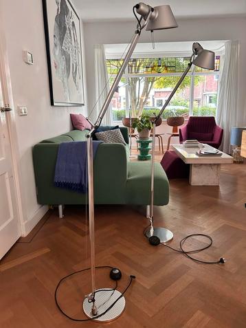 2 Artemide Tolomeo Lettura Vloerlampen - GERESERVEERD beschikbaar voor biedingen