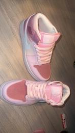 1 mid digital pink jordan, Kleding | Dames, Schoenen, Nieuw, Ophalen of Verzenden, Sneakers of Gympen, Jordan