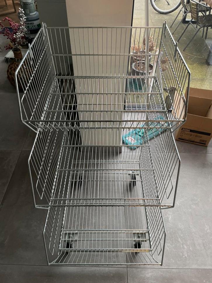 Draadmanden op wieltjes - 3 stuks, Huis en Inrichting, Woonaccessoires | Wandplanken en Boekenplanken, Gebruikt, Ophalen