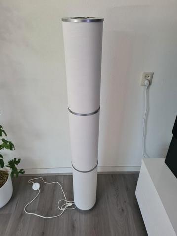 Ikea vloerlamp.  beschikbaar voor biedingen