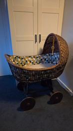 Vintage rotan wieg met ademend matrasje, Kinderen en Baby's, Babywiegjes en Ledikanten, Ophalen, Gebruikt, Wieg