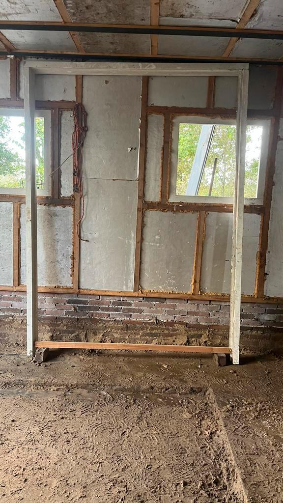 Nieuw Meranti Tuindeurenkozijn voor Dubbele Schuurdeur, Doe-het-zelf en Verbouw, Deuren en Horren, Gebruikt, Buitendeur, 215 cm of meer