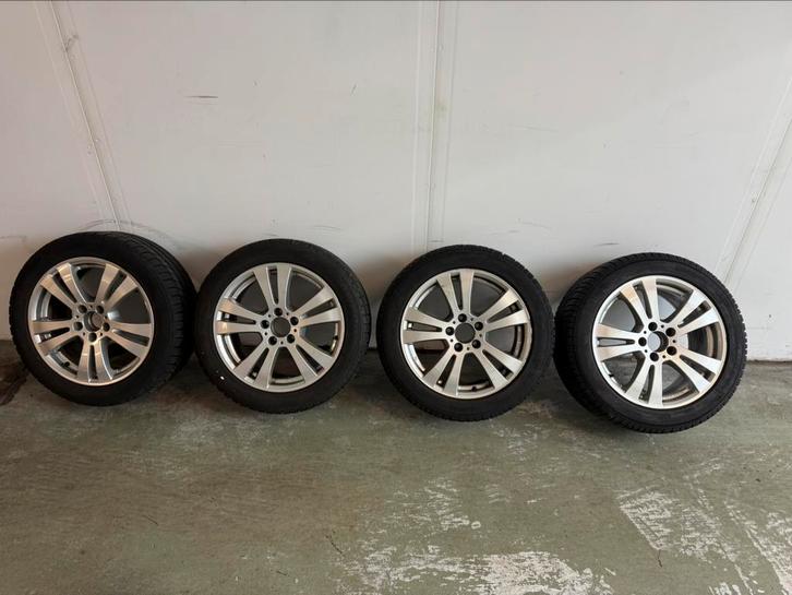 Mercedes velgen + Toyo winterbanden 245/45 R17, Auto-onderdelen, Banden en Velgen, Banden en Velgen, Winterbanden, 17 inch, 245 mm