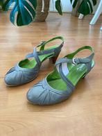 Licht grijs open schoentje met hak, maat 40. Italiaans merk, Kleding | Dames, Schoenen, Ophalen of Verzenden, Schoenen met hoge hakken