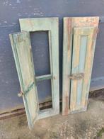 2 Mediterrane raampjes.( voor zet luiken), Doe-het-zelf en Verbouw, Glas en Ramen, Ophalen of Verzenden, Zo goed als nieuw, Minder dan 80 cm
