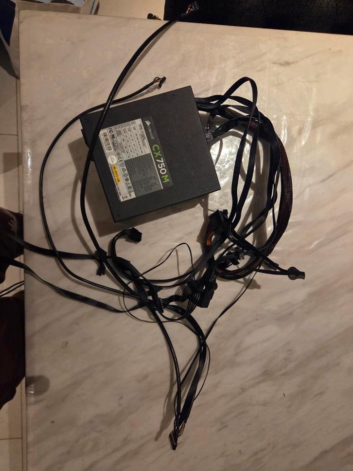 Corsair CX750M 750W Voeding, Auto diversen, Carkits, Gebruikt, Ophalen of Verzenden