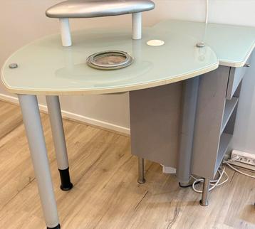 Design Bureau met Kast en Lade beschikbaar voor biedingen