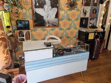 Hele bijzondere vintage Winkelbalie, een echte Eyecatcher! beschikbaar voor biedingen