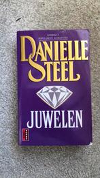 Danielle Steel - Juwelen, Danielle Steel, Ophalen of Verzenden, Zo goed als nieuw, Nederland