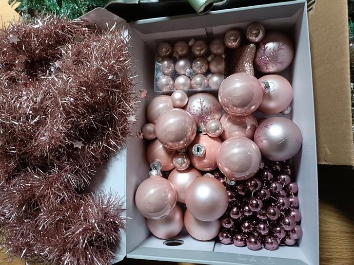 Kerstballen en slingers kerstversiering, Diversen, Kerst, Ophalen