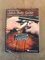 Gitaar Bouw Techniek - Roger H. Siminoff, Ophalen of Verzenden, Gelezen, Overige onderwerpen