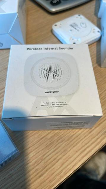 hikvision axpro magneet contacten div draadloos  beschikbaar voor biedingen
